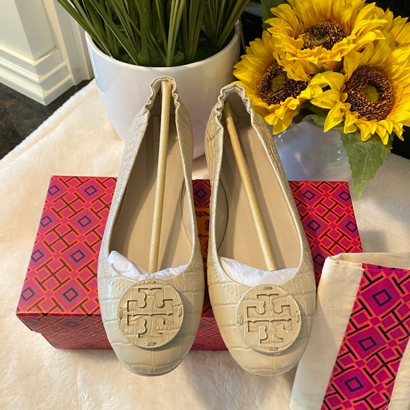 Tory Burch Woman’s Minnie Travel Ballet Flat - Picture 4 of 6